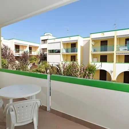 Flat With A Lovely Poolside Garden With Bbq * Bibione