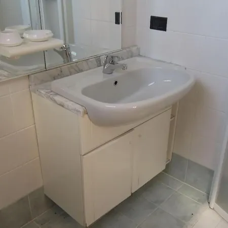 Flat With A Lovely Poolside Garden With Bbq Apartamento Bibione