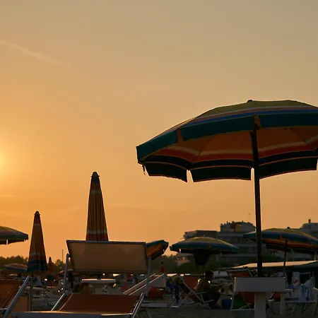 Apartamento Flat With A Lovely Poolside Garden With Bbq Bibione