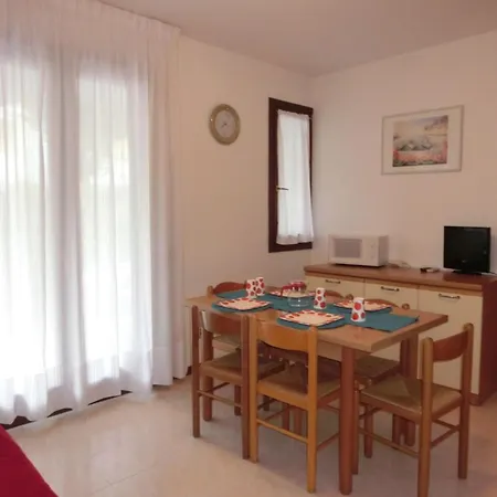 Cozy Poolside Garden Flat In A Peaceful Lejlighed Bibione